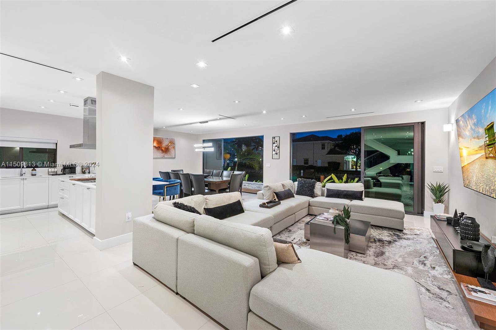 850 Washington St, Hollywood, FL, 33019 United States, 5 Bedrooms Bedrooms, ,5 BathroomsBathrooms,Residential,For Sale,Washington St,A11509813