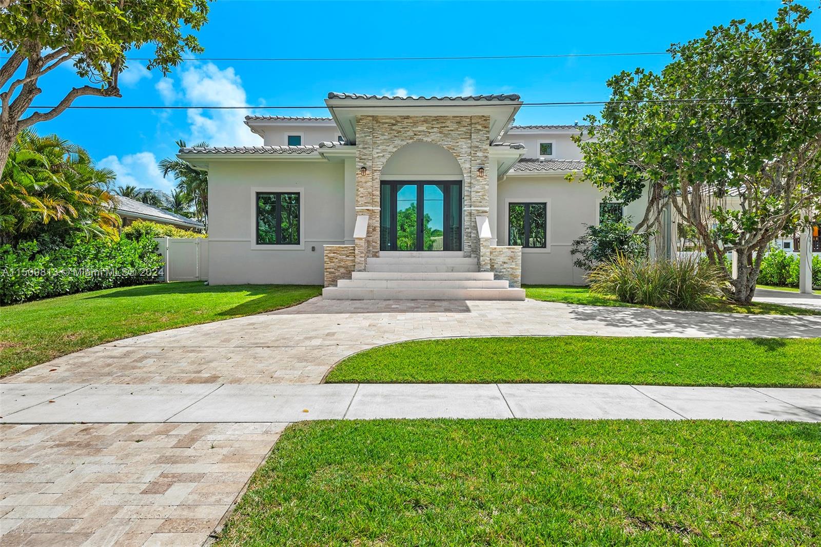 850 Washington St, Hollywood, FL, 33019 United States, 5 Bedrooms Bedrooms, ,5 BathroomsBathrooms,Residential,For Sale,Washington St,A11509813