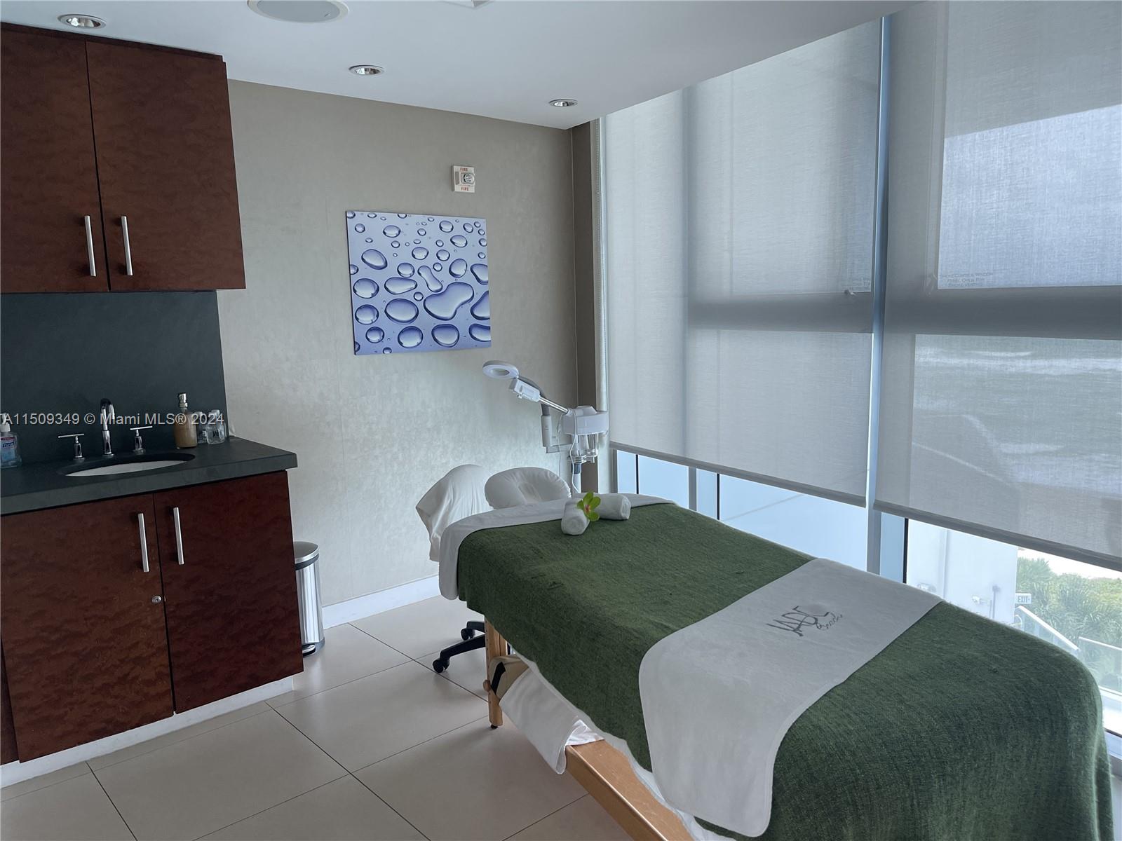 17001 Collins Ave, Sunny Isles Beach, FL, 33160 United States, 4 Bedrooms Bedrooms, ,4 BathroomsBathrooms,Residential,For Sale,Collins Ave,A11509349