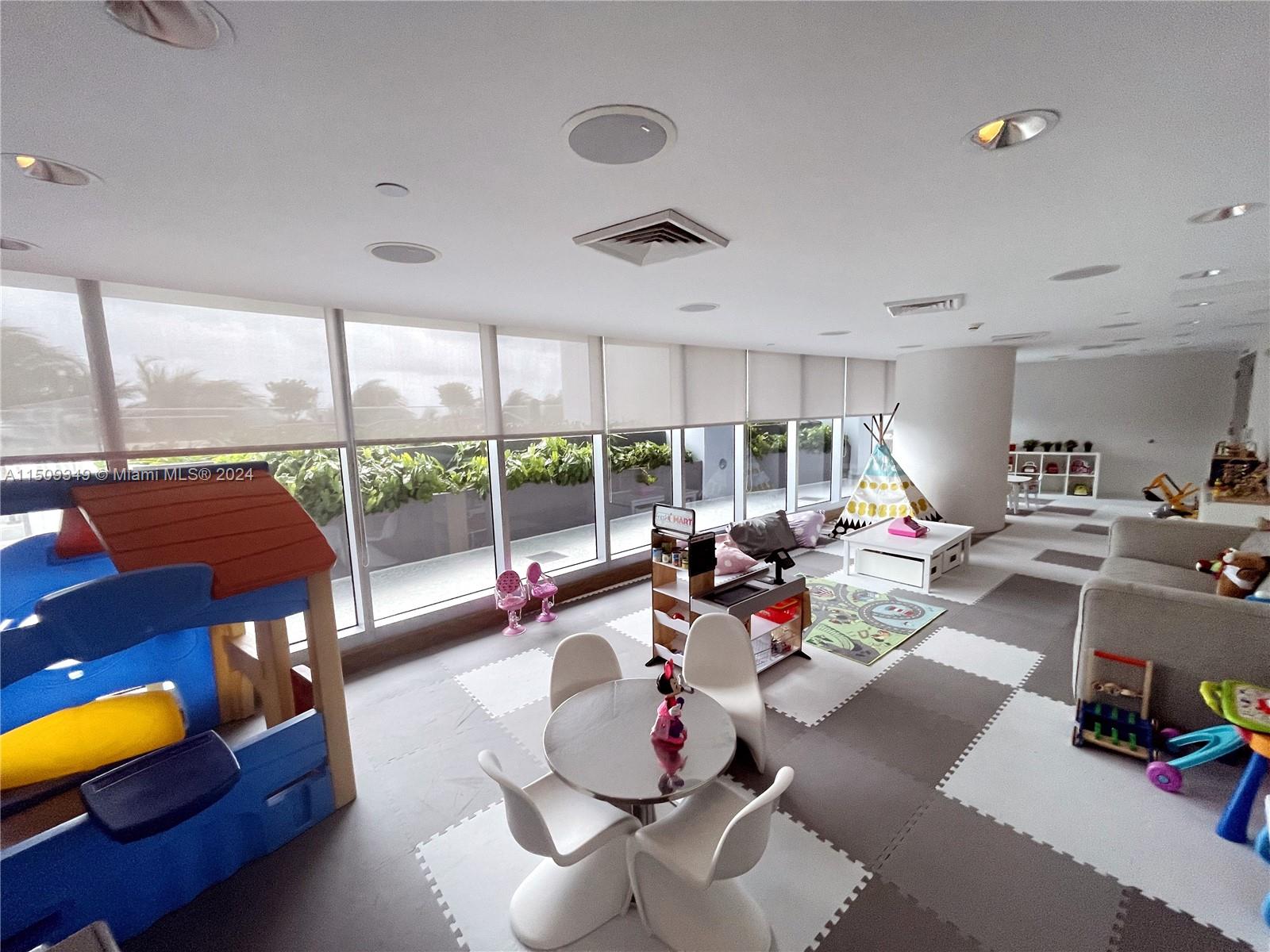 17001 Collins Ave, Sunny Isles Beach, FL, 33160 United States, 4 Bedrooms Bedrooms, ,4 BathroomsBathrooms,Residential,For Sale,Collins Ave,A11509349