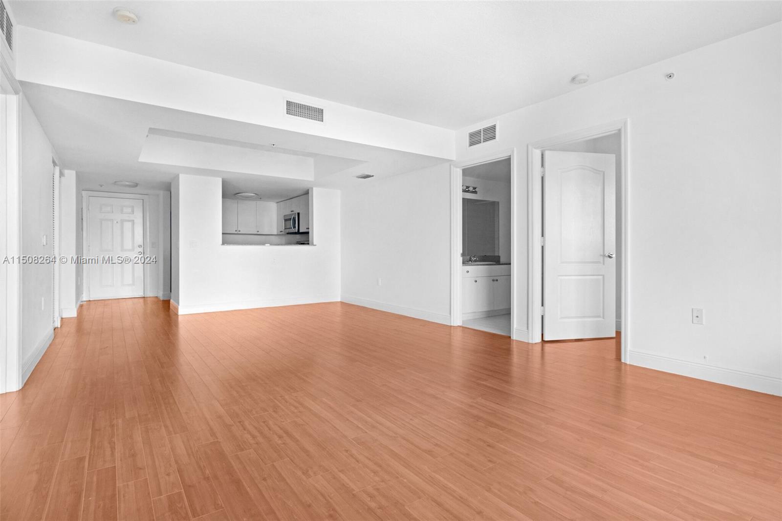 60 NW 37th Ave PH1, Miami, Florida 33125, 2 Bedrooms Bedrooms, ,2 BathroomsBathrooms,Residentiallease,For Rent,60 NW 37th Ave PH1,A11508264