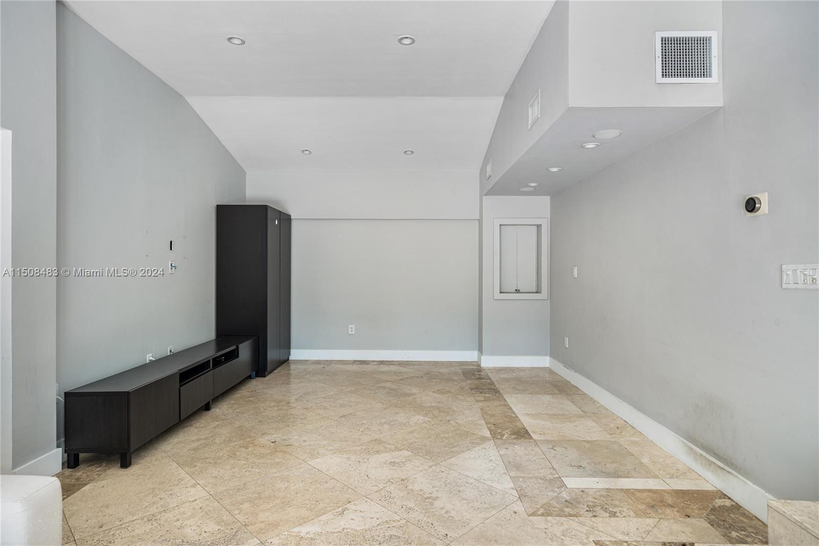 650 Lake Rd, Miami, FL, 33137 United States, 4 Bedrooms Bedrooms, ,2 BathroomsBathrooms,Residential,For Sale,Lake Rd,A11508483