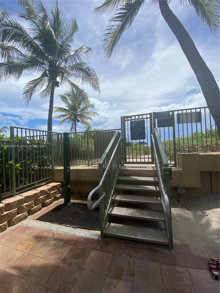 2080 S Ocean Dr 311, Hallandale Beach, Florida 33009, 3 Bedrooms Bedrooms, ,2 BathroomsBathrooms,Residentiallease,For Rent,2080 S Ocean Dr 311,A11509890