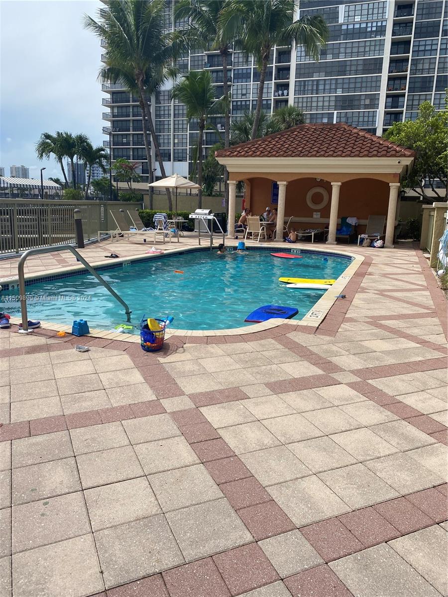 2080 S Ocean Dr 311, Hallandale Beach, Florida 33009, 3 Bedrooms Bedrooms, ,2 BathroomsBathrooms,Residentiallease,For Rent,2080 S Ocean Dr 311,A11509890