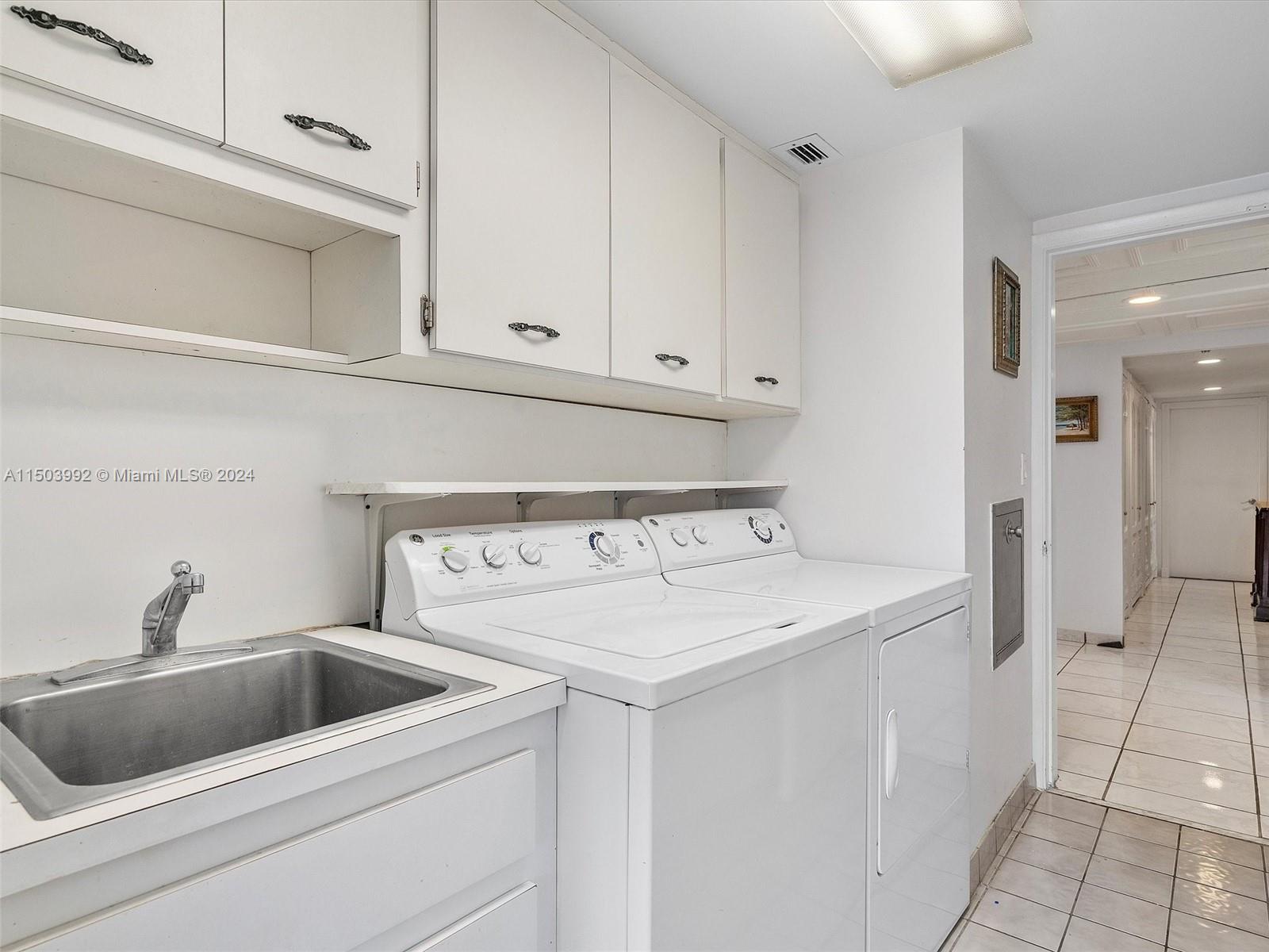 5660 Collins Ave 7B, Miami Beach, Florida 33140, 2 Bedrooms Bedrooms, ,3 BathroomsBathrooms,Residential,For Sale,5660 Collins Ave 7B,A11503992