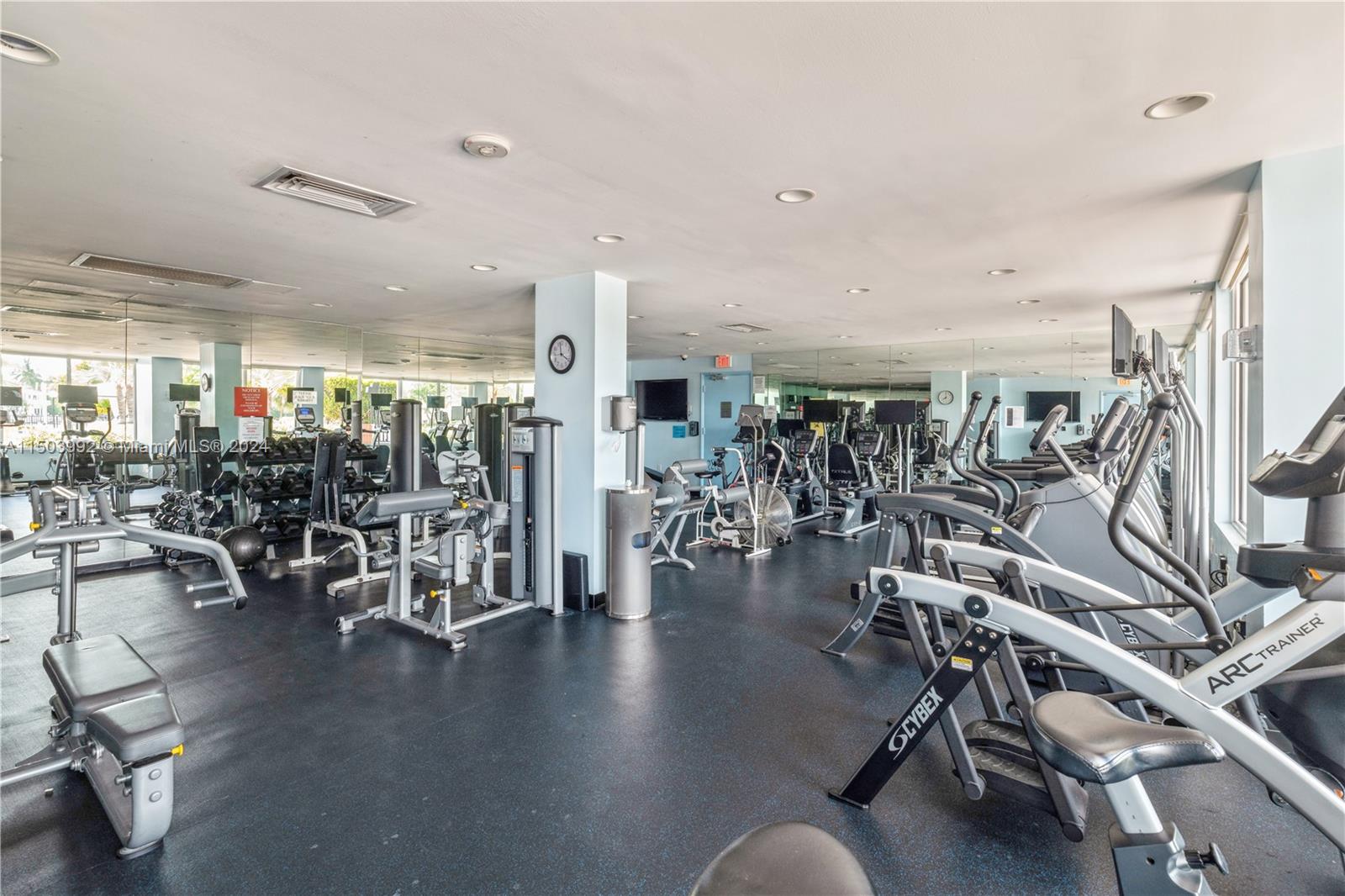 5660 Collins Ave 7B, Miami Beach, Florida 33140, 2 Bedrooms Bedrooms, ,3 BathroomsBathrooms,Residential,For Sale,5660 Collins Ave 7B,A11503992