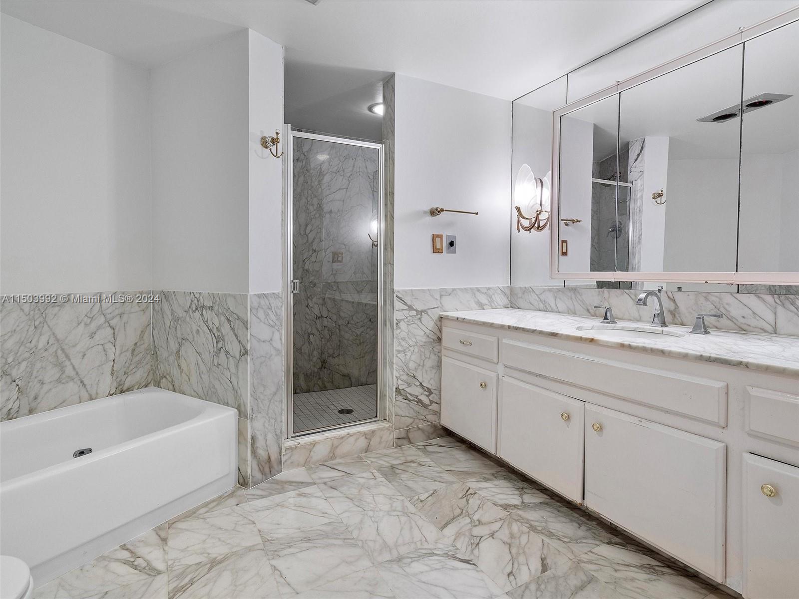 5660 Collins Ave 7B, Miami Beach, Florida 33140, 2 Bedrooms Bedrooms, ,3 BathroomsBathrooms,Residential,For Sale,5660 Collins Ave 7B,A11503992