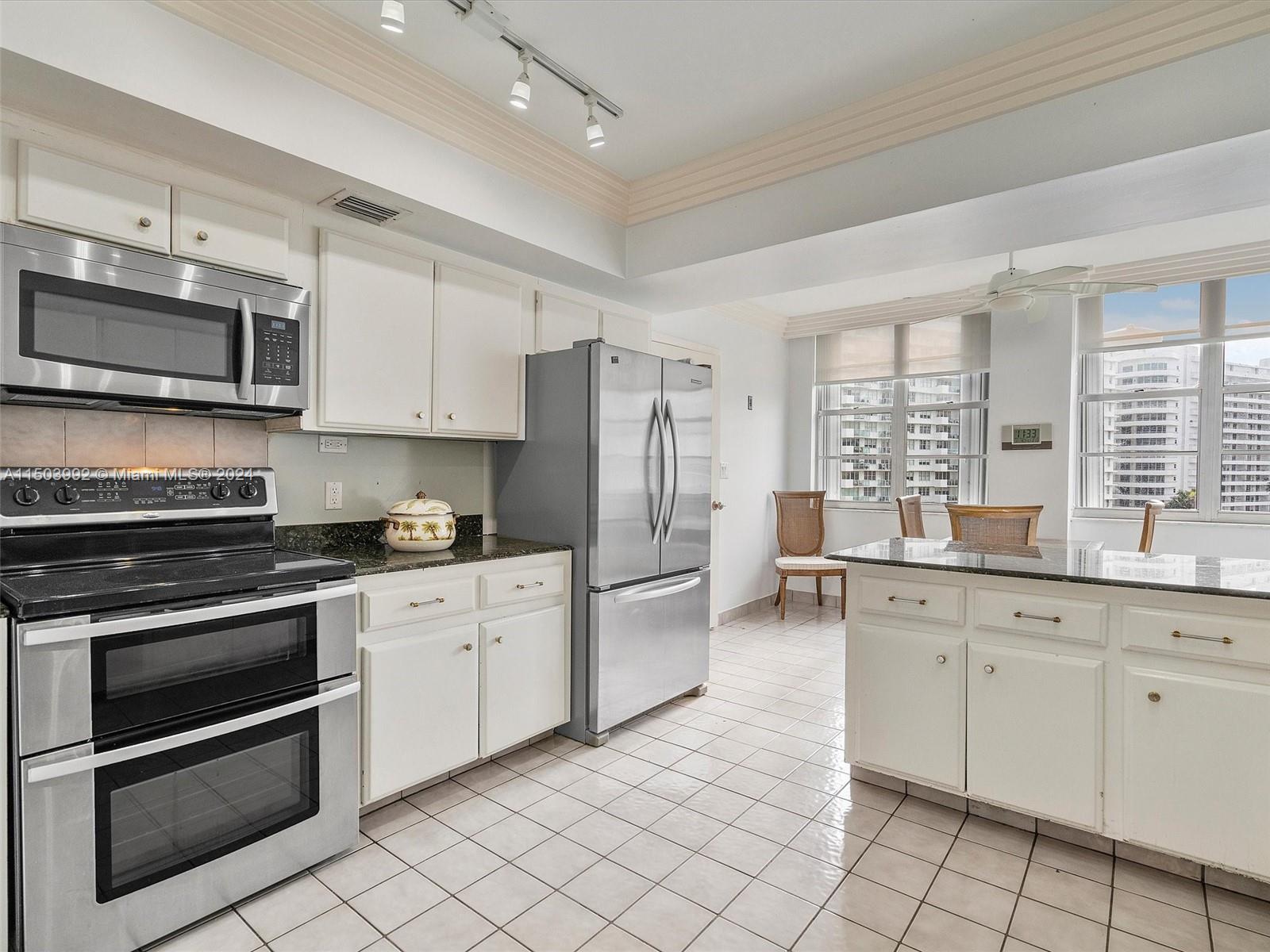 5660 Collins Ave 7B, Miami Beach, Florida 33140, 2 Bedrooms Bedrooms, ,3 BathroomsBathrooms,Residential,For Sale,5660 Collins Ave 7B,A11503992