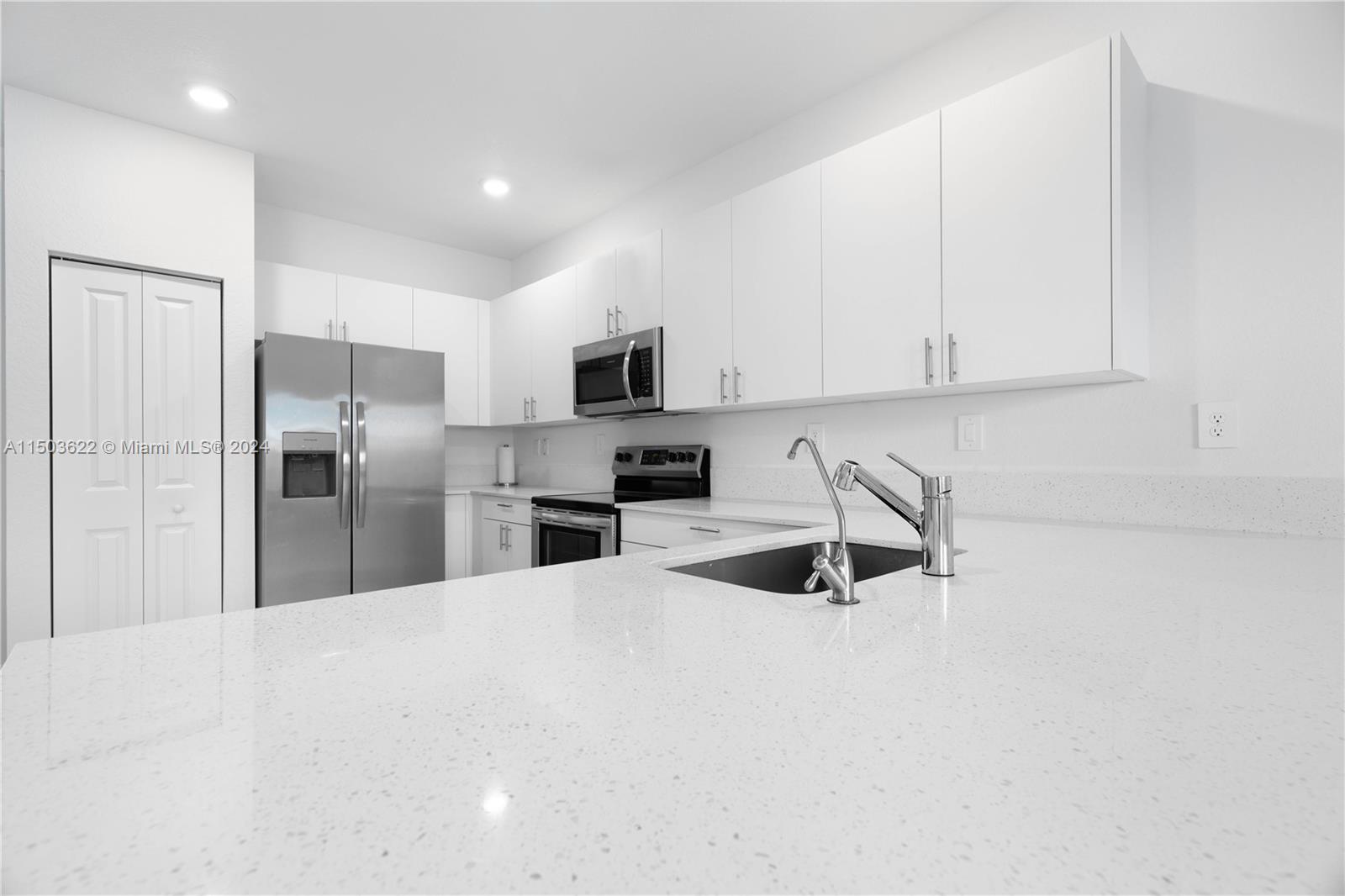 2701 SE 10 st 2701, Homestead, Florida 33035, 4 Bedrooms Bedrooms, ,2 BathroomsBathrooms,Residential,For Sale,2701 SE 10 st 2701,A11503622