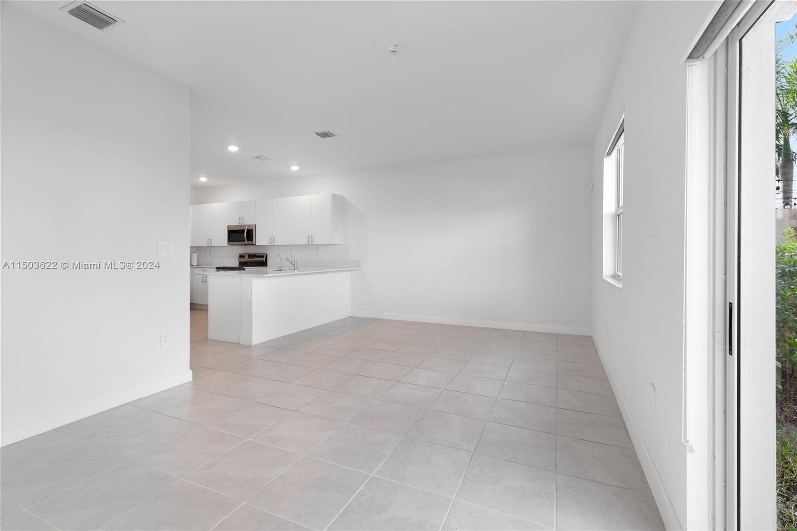 2701 SE 10 st 2701, Homestead, Florida 33035, 4 Bedrooms Bedrooms, ,2 BathroomsBathrooms,Residential,For Sale,2701 SE 10 st 2701,A11503622