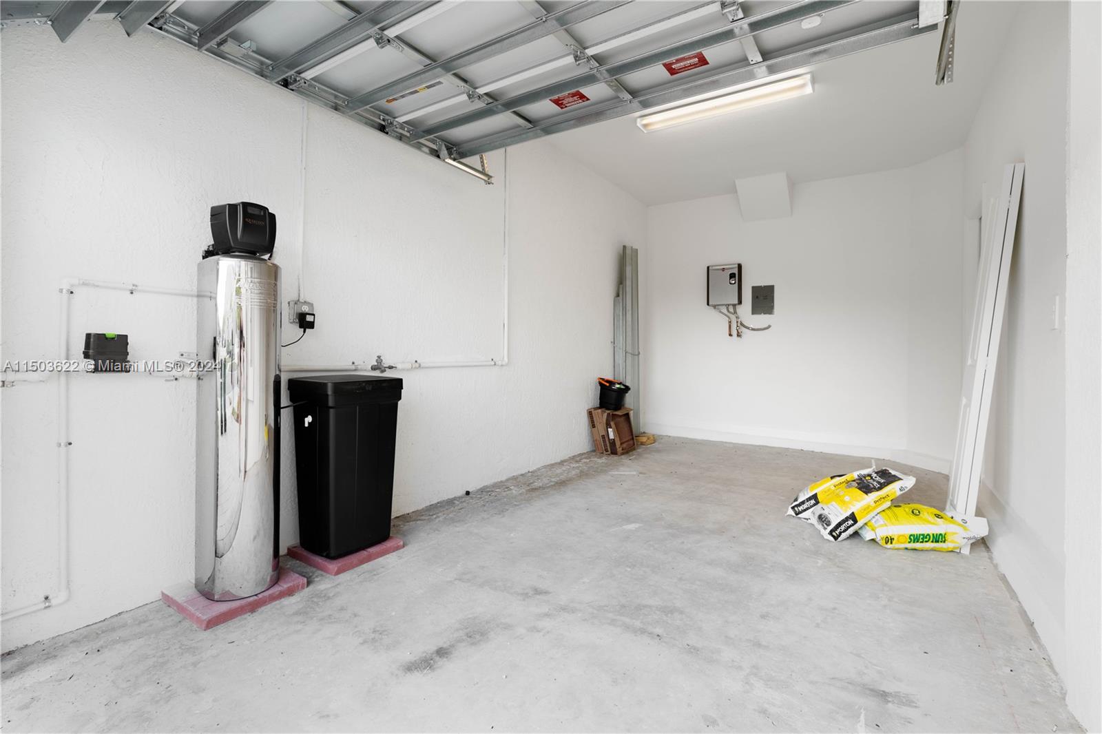 2701 SE 10 st 2701, Homestead, Florida 33035, 4 Bedrooms Bedrooms, ,2 BathroomsBathrooms,Residential,For Sale,2701 SE 10 st 2701,A11503622