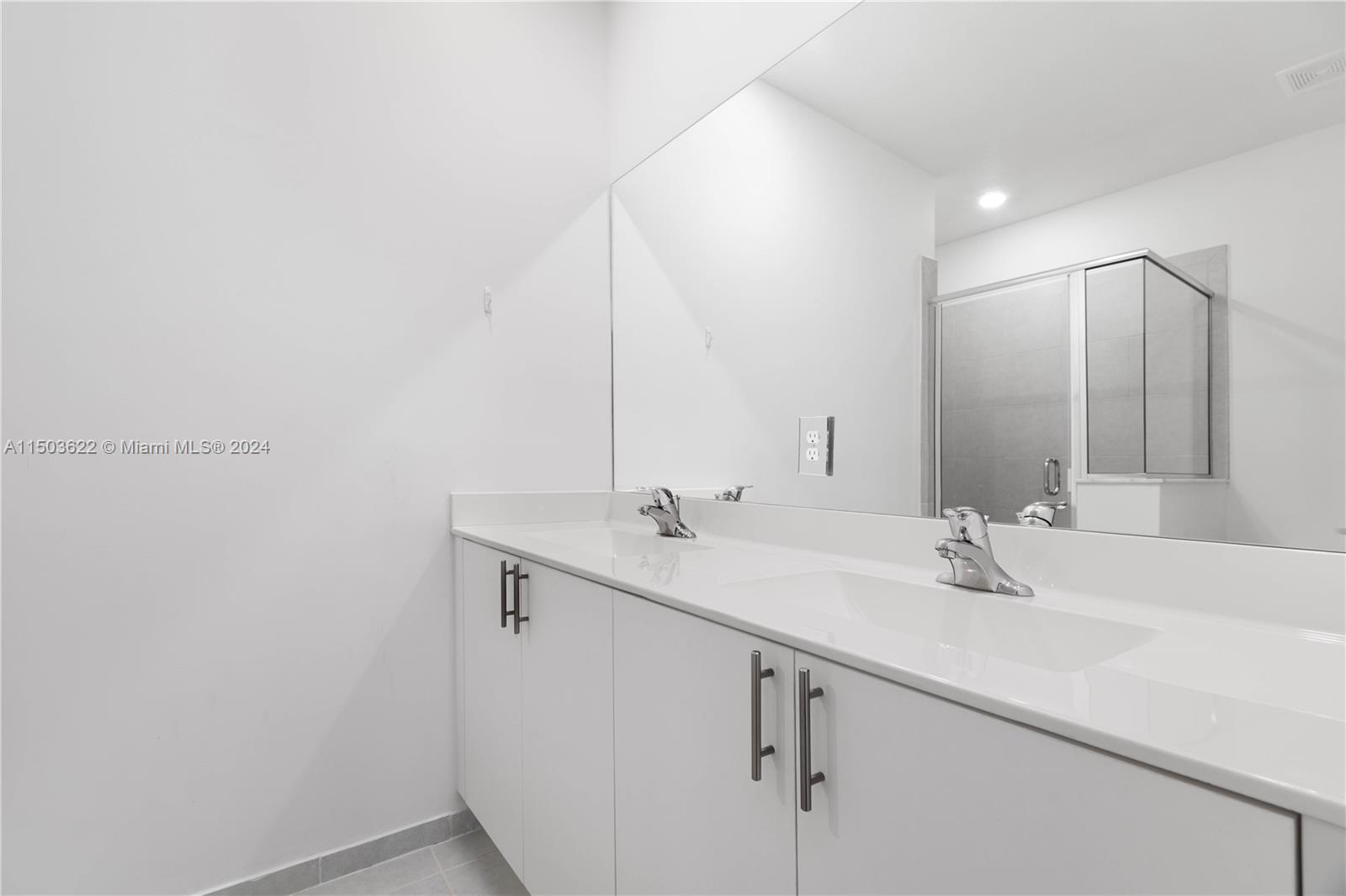 2701 SE 10 st 2701, Homestead, Florida 33035, 4 Bedrooms Bedrooms, ,2 BathroomsBathrooms,Residential,For Sale,2701 SE 10 st 2701,A11503622