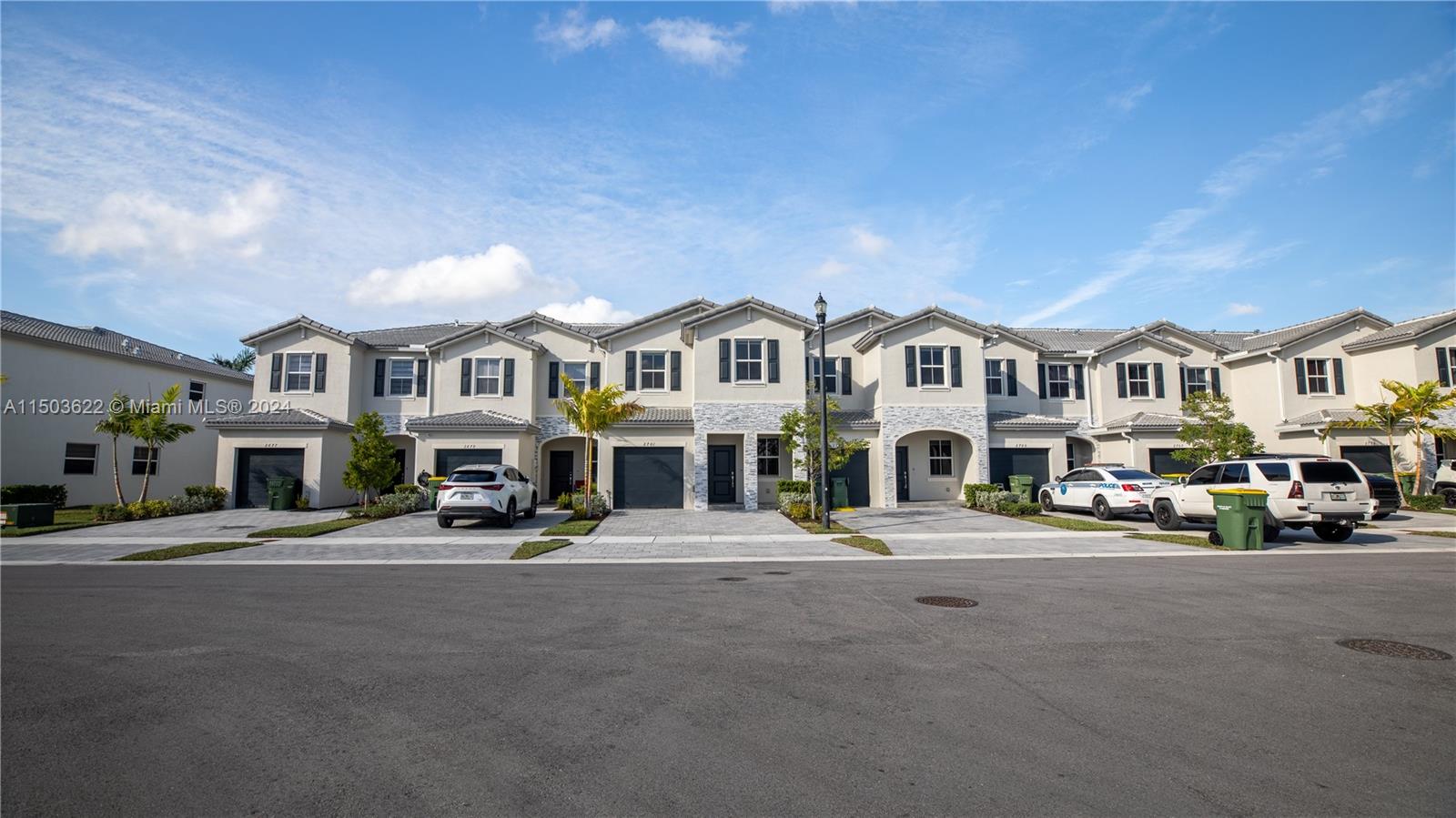 2701 SE 10 st 2701, Homestead, Florida 33035, 4 Bedrooms Bedrooms, ,2 BathroomsBathrooms,Residential,For Sale,2701 SE 10 st 2701,A11503622