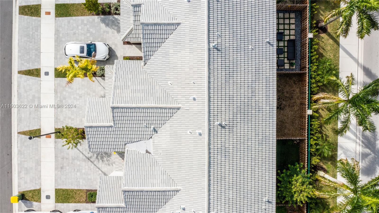 2701 SE 10 st 2701, Homestead, Florida 33035, 4 Bedrooms Bedrooms, ,2 BathroomsBathrooms,Residential,For Sale,2701 SE 10 st 2701,A11503622