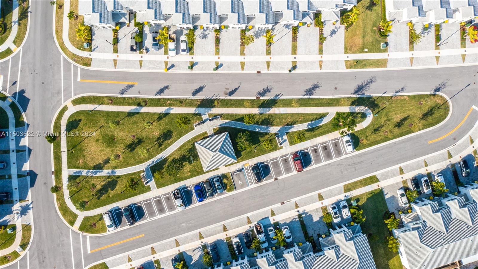 2701 SE 10 st 2701, Homestead, Florida 33035, 4 Bedrooms Bedrooms, ,2 BathroomsBathrooms,Residential,For Sale,2701 SE 10 st 2701,A11503622