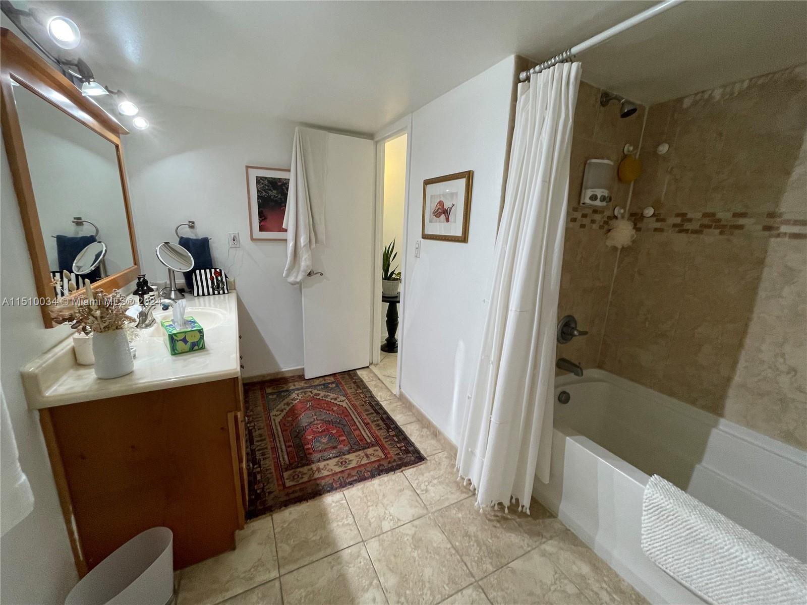 7928 West Dr 708, North Bay Village, Florida 33141, 1 Bedroom Bedrooms, ,1 BathroomBathrooms,Residentiallease,For Rent,7928 West Dr 708,A11510034