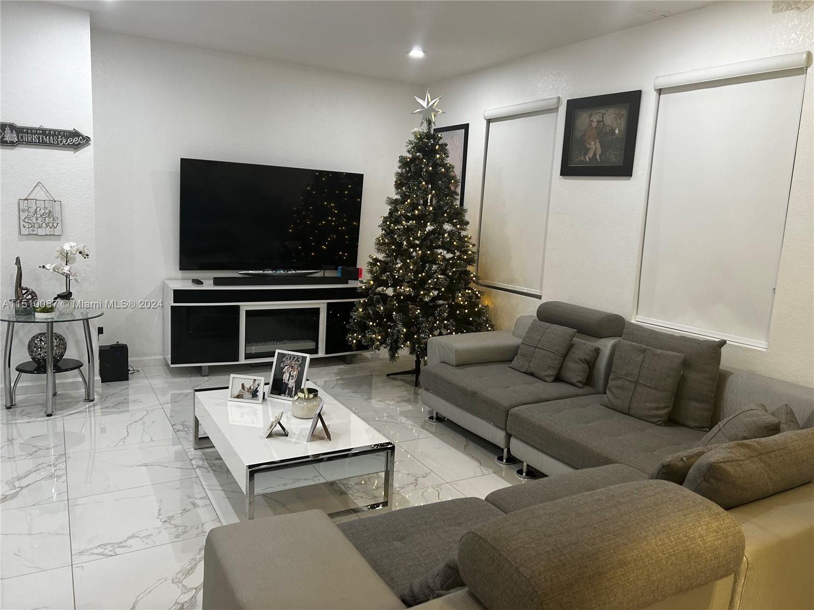 24487 SW 117th Ave, Homestead, Florida 33032, 4 Bedrooms Bedrooms, ,3 BathroomsBathrooms,Residential,For Sale,24487 SW 117th Ave,A11510067