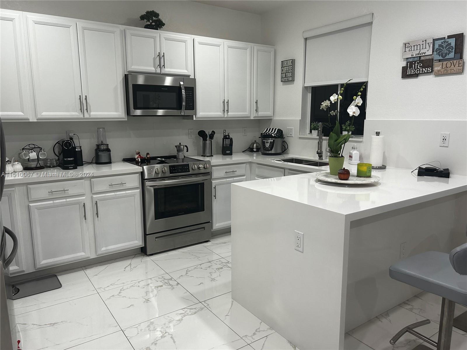 24487 SW 117th Ave, Homestead, Florida 33032, 4 Bedrooms Bedrooms, ,3 BathroomsBathrooms,Residential,For Sale,24487 SW 117th Ave,A11510067