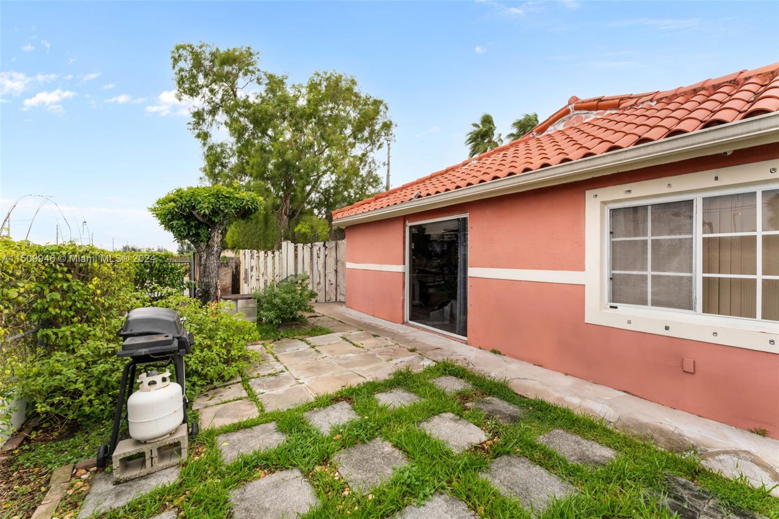3198 W 68th Pl, Hialeah, Florida 33018, 4 Bedrooms Bedrooms, ,2 BathroomsBathrooms,Residential,For Sale,3198 W 68th Pl,A11509946