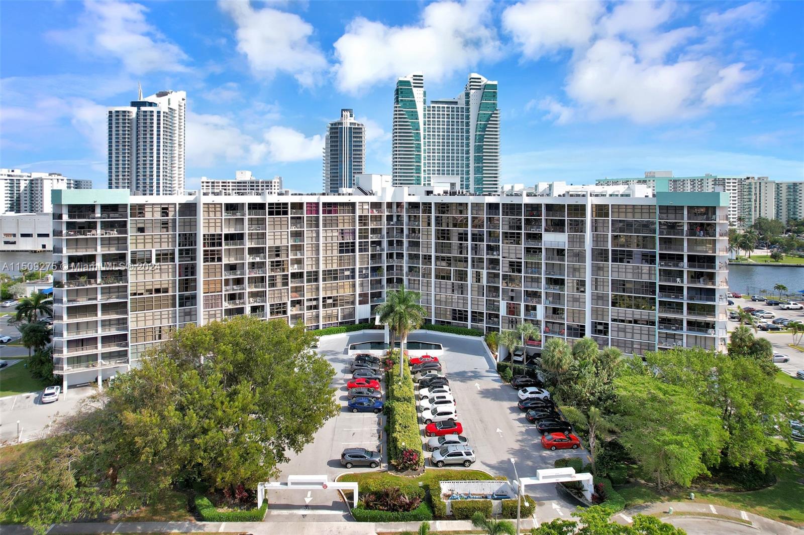 400 Leslie Dr 605, Hallandale Beach, Florida 33009, 1 Bedroom Bedrooms, ,1 BathroomBathrooms,Residential,For Sale,400 Leslie Dr 605,A11509275