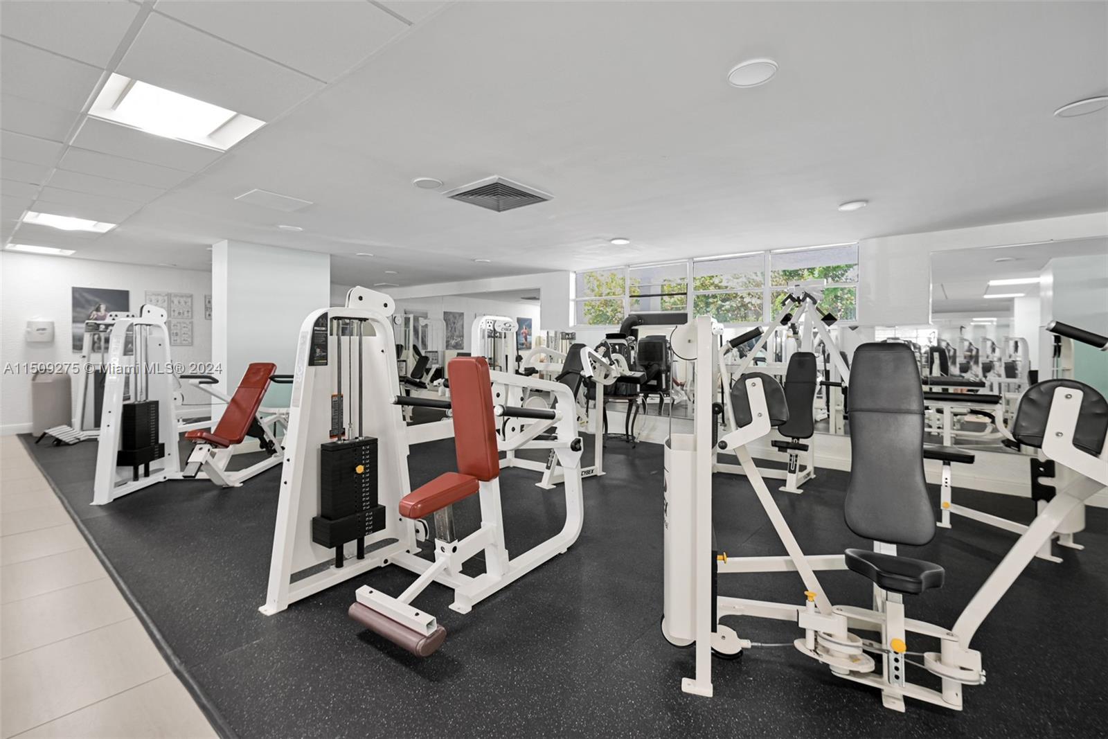 400 Leslie Dr 605, Hallandale Beach, Florida 33009, 1 Bedroom Bedrooms, ,1 BathroomBathrooms,Residential,For Sale,400 Leslie Dr 605,A11509275