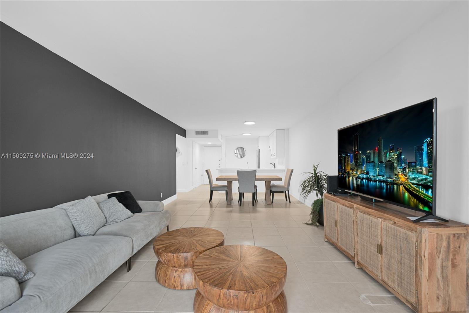 400 Leslie Dr 605, Hallandale Beach, Florida 33009, 1 Bedroom Bedrooms, ,1 BathroomBathrooms,Residential,For Sale,400 Leslie Dr 605,A11509275