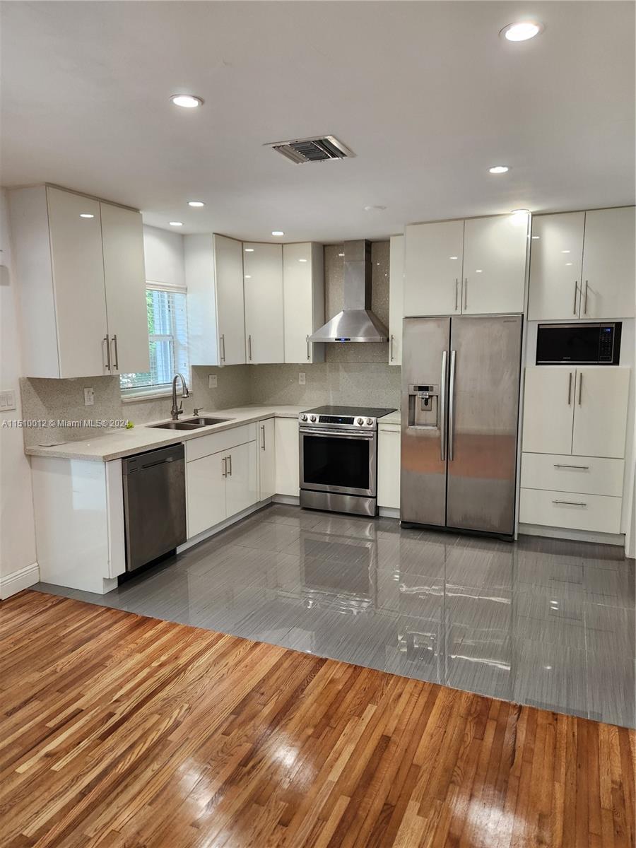 Coral Gables, Florida 33134, 2 Bedrooms Bedrooms, ,1 BathroomBathrooms,Residentiallease,For Rent,A11510012