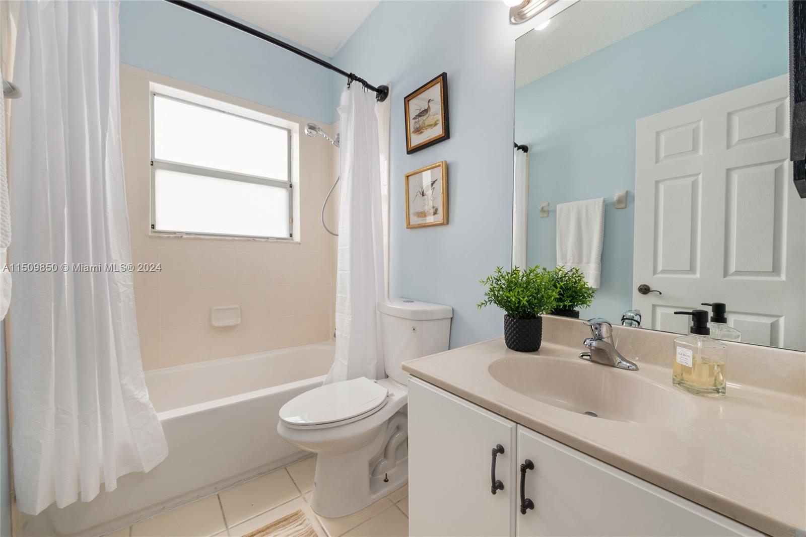 2374 SE 19th Ct, Homestead, Florida 33035, 4 Bedrooms Bedrooms, ,2 BathroomsBathrooms,Residential,For Sale,2374 SE 19th Ct,A11509850