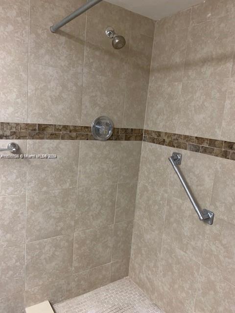 5700 Collins Ave 3D, Miami Beach, Florida 33140, 2 Bedrooms Bedrooms, ,2 BathroomsBathrooms,Residential,For Sale,5700 Collins Ave 3D,A11510124