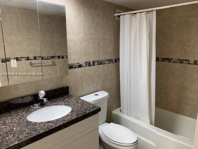 5700 Collins Ave 3D, Miami Beach, Florida 33140, 2 Bedrooms Bedrooms, ,2 BathroomsBathrooms,Residential,For Sale,5700 Collins Ave 3D,A11510124