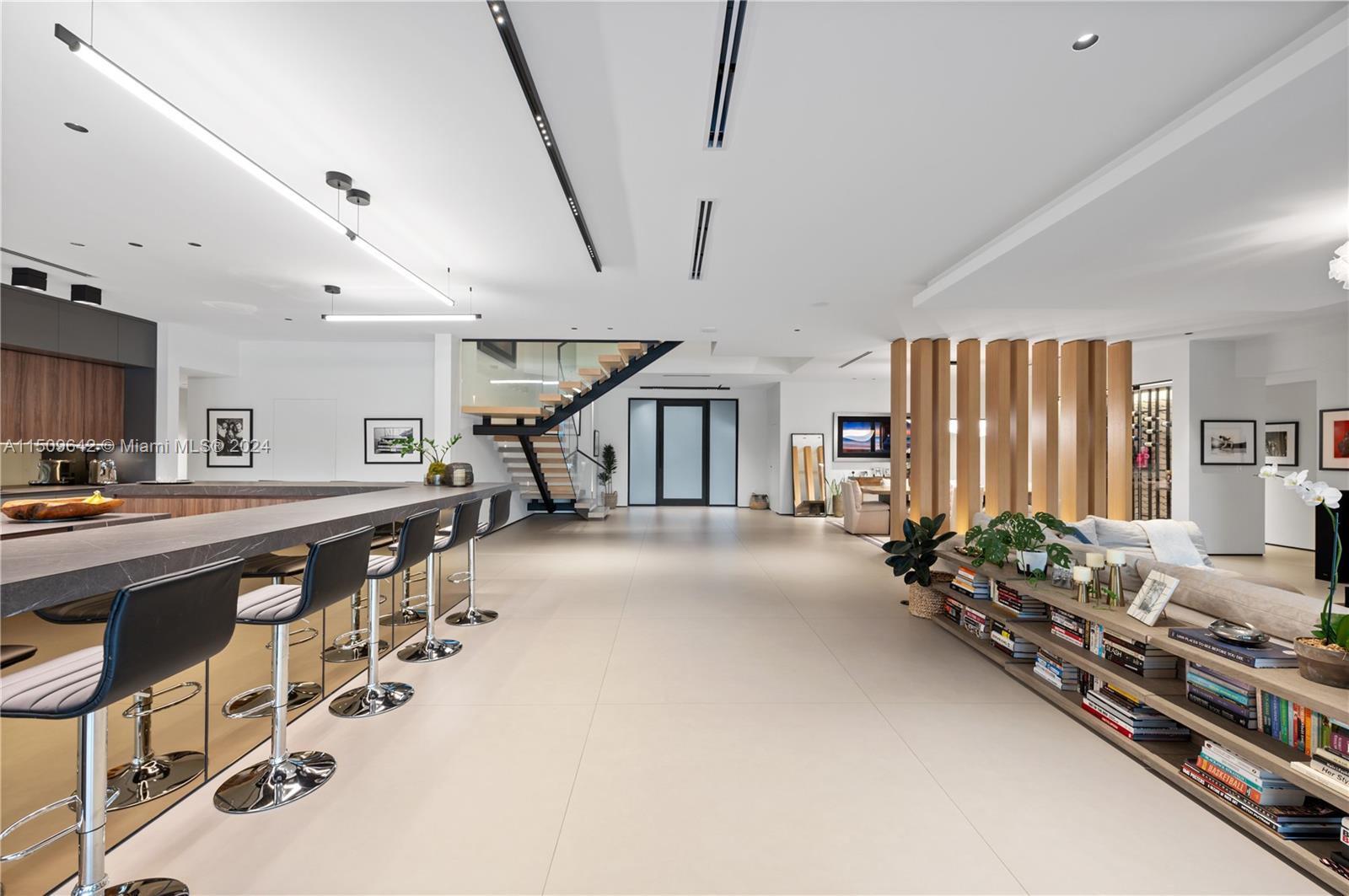 16020 Troon Cir, Miami Lakes, FL, 33014 United States, 5 Bedrooms Bedrooms, ,5 BathroomsBathrooms,Residential,For Sale,Troon Cir,A11509642