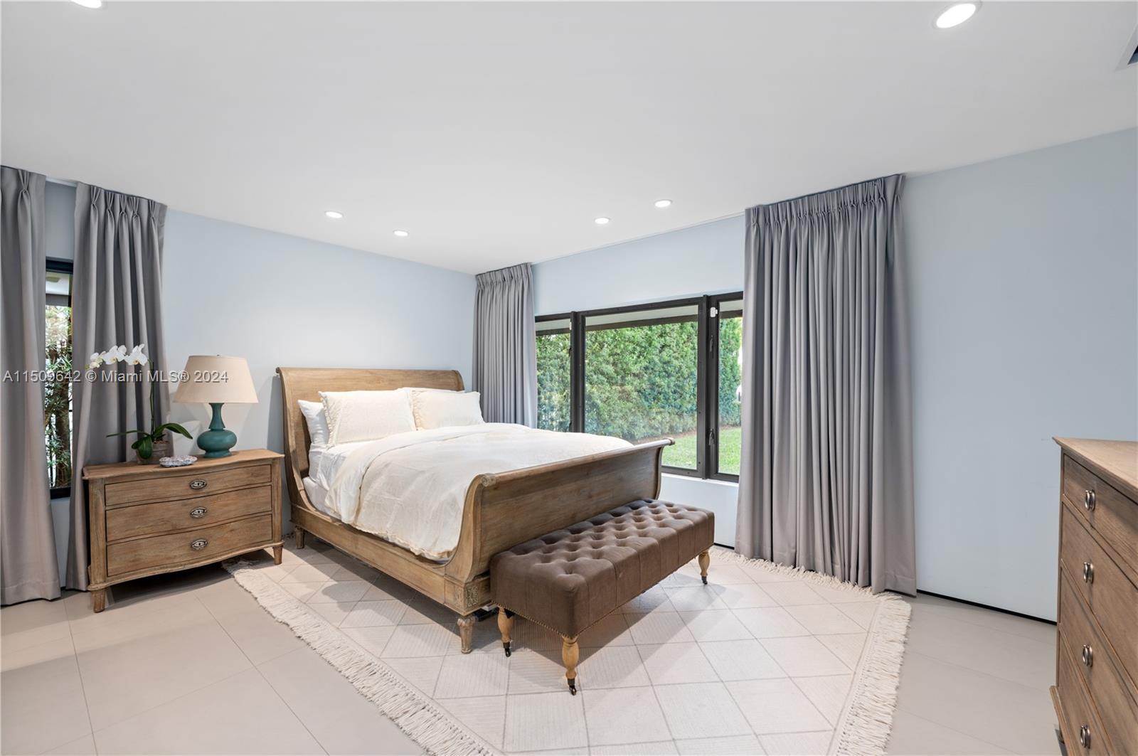 16020 Troon Cir, Miami Lakes, FL, 33014 United States, 5 Bedrooms Bedrooms, ,5 BathroomsBathrooms,Residential,For Sale,Troon Cir,A11509642