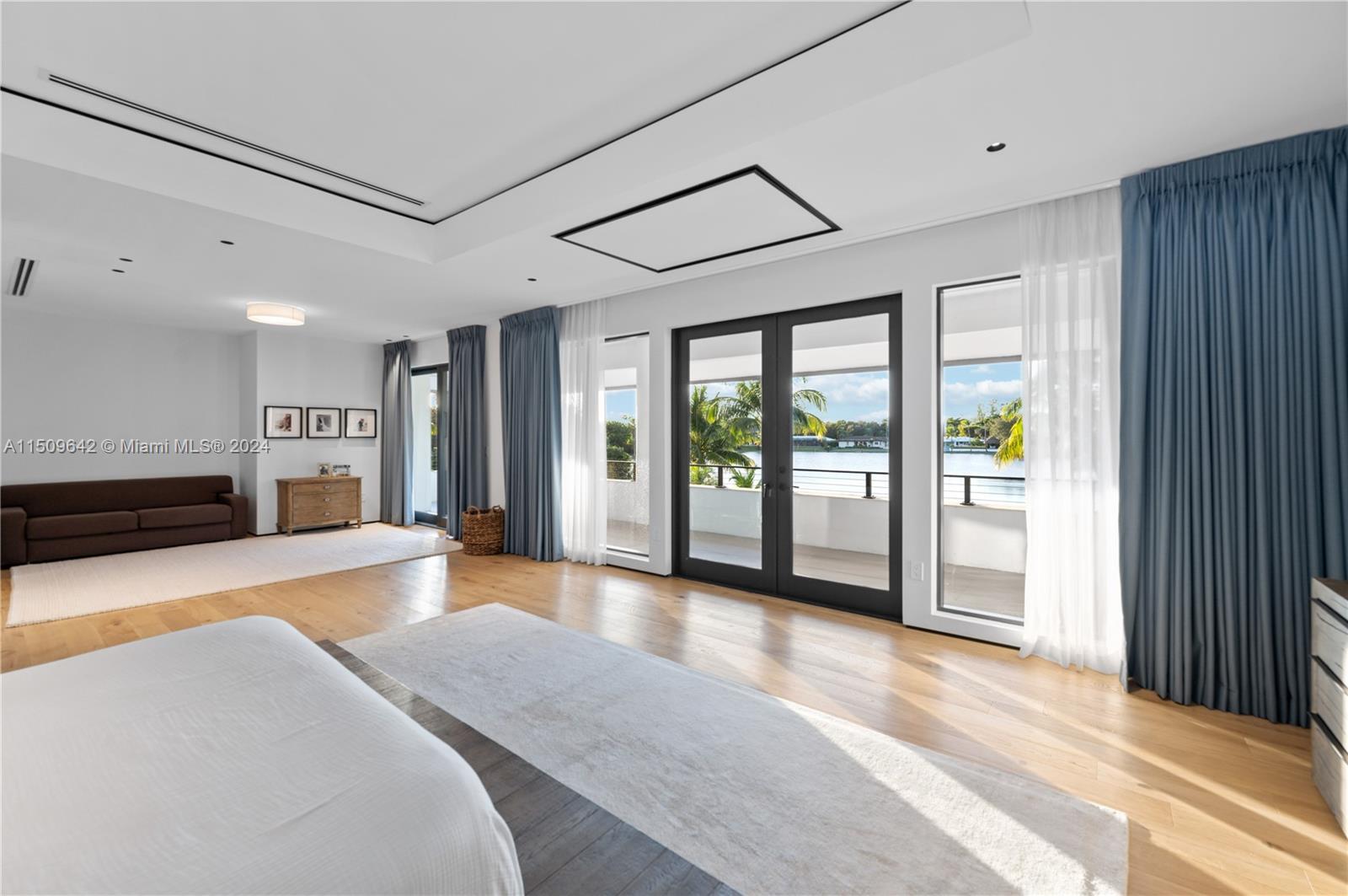 16020 Troon Cir, Miami Lakes, FL, 33014 United States, 5 Bedrooms Bedrooms, ,5 BathroomsBathrooms,Residential,For Sale,Troon Cir,A11509642