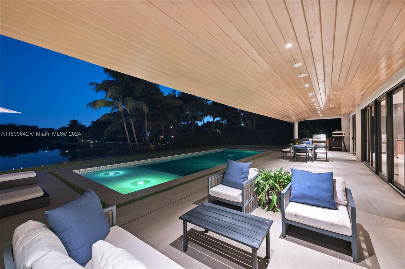 16020 Troon Cir, Miami Lakes, FL, 33014 United States, 5 Bedrooms Bedrooms, ,5 BathroomsBathrooms,Residential,For Sale,Troon Cir,A11509642