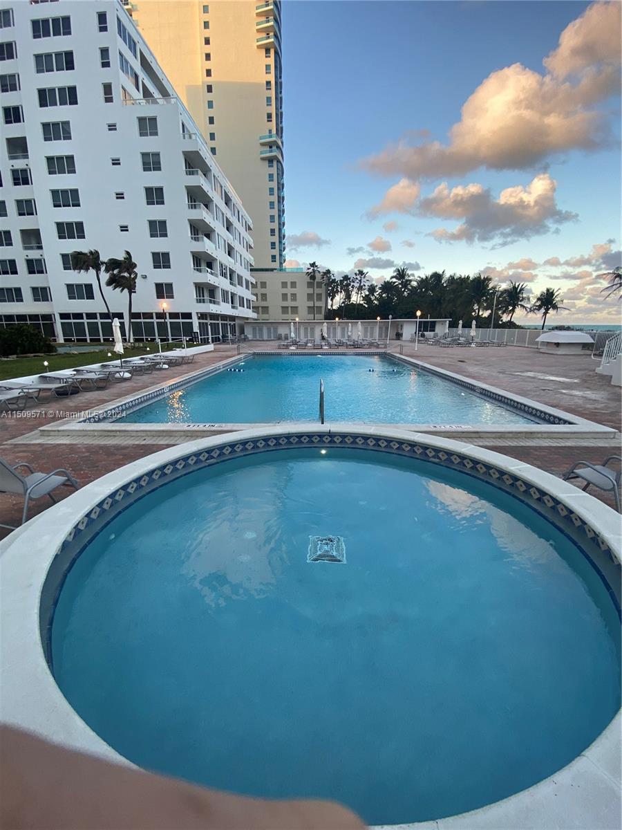 5005 Collins Ave 1516, Miami Beach, Florida 33140, 1 Bedroom Bedrooms, ,1 BathroomBathrooms,Residential,For Sale,5005 Collins Ave 1516,A11509571