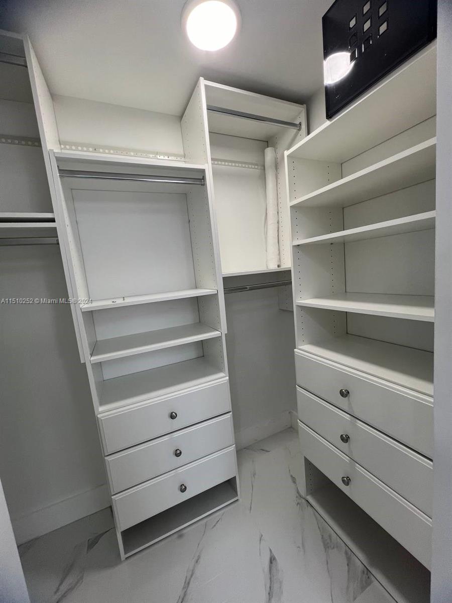 20100 W Country Club Dr 407, Aventura, Florida 33180, 2 Bedrooms Bedrooms, ,2 BathroomsBathrooms,Residential,For Sale,20100 W Country Club Dr 407,A11510252