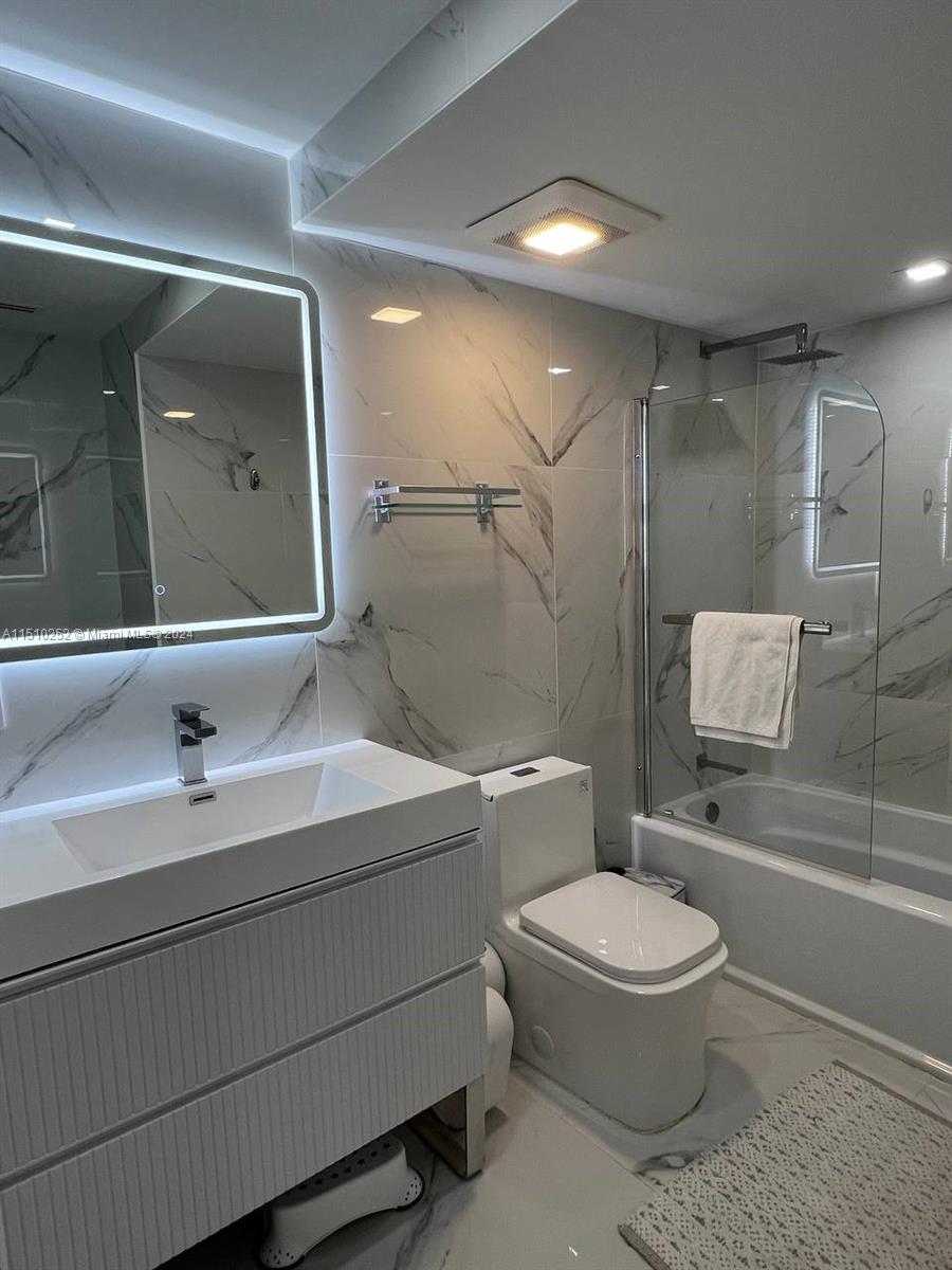 20100 Country Club Dr, Aventura, FL, 33180 United States, 2 Bedrooms Bedrooms, ,2 BathroomsBathrooms,Residential,For Sale,Country Club Dr,A11510252