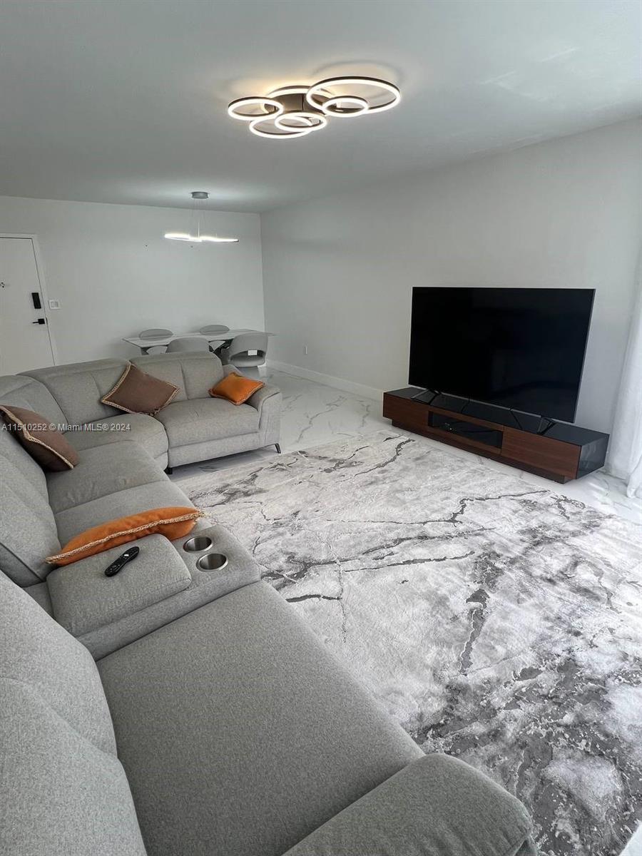 20100 W Country Club Dr 407, Aventura, Florida 33180, 2 Bedrooms Bedrooms, ,2 BathroomsBathrooms,Residential,For Sale,20100 W Country Club Dr 407,A11510252