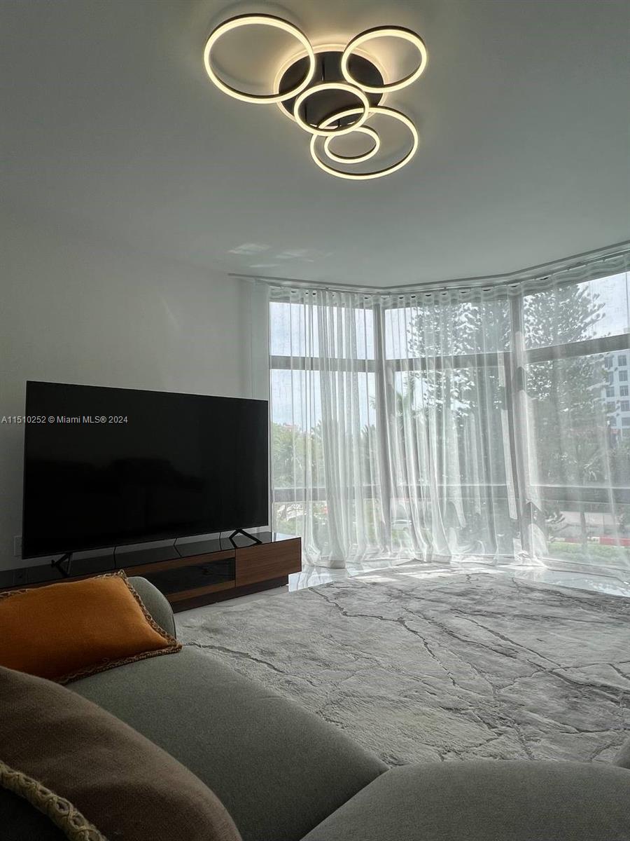 20100 W Country Club Dr 407, Aventura, Florida 33180, 2 Bedrooms Bedrooms, ,2 BathroomsBathrooms,Residential,For Sale,20100 W Country Club Dr 407,A11510252