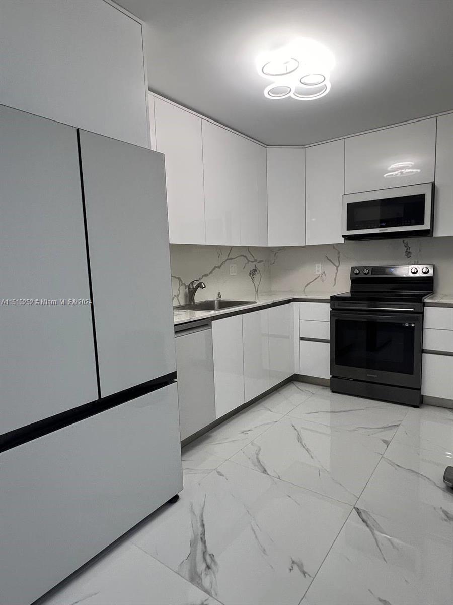 20100 Country Club Dr, Aventura, FL, 33180 United States, 2 Bedrooms Bedrooms, ,2 BathroomsBathrooms,Residential,For Sale,Country Club Dr,A11510252