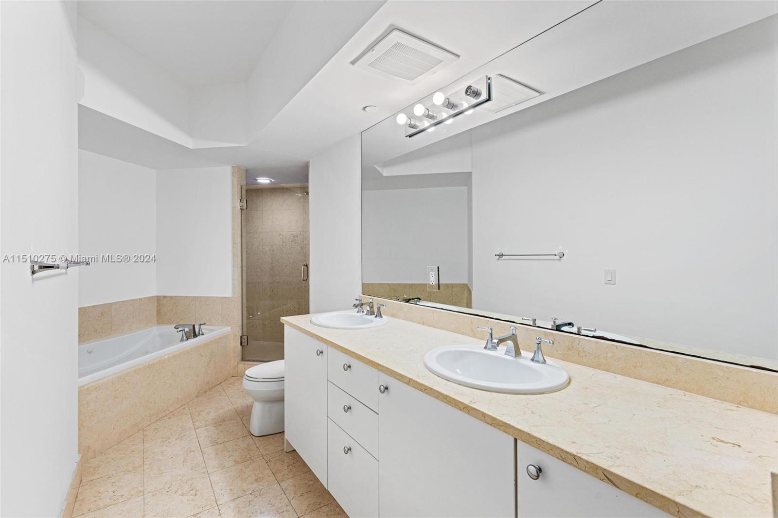 19900 E Country Club Dr 502, Aventura, Florida 33180, 3 Bedrooms Bedrooms, ,3 BathroomsBathrooms,Residential,For Sale,19900 E Country Club Dr 502,A11510275