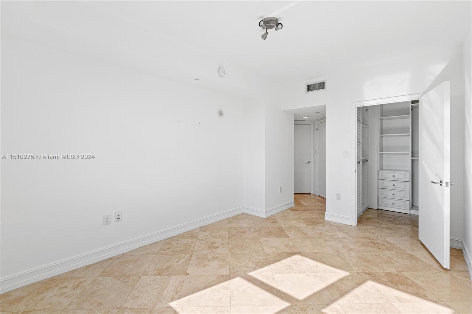 19900 E Country Club Dr 502, Aventura, Florida 33180, 3 Bedrooms Bedrooms, ,3 BathroomsBathrooms,Residential,For Sale,19900 E Country Club Dr 502,A11510275