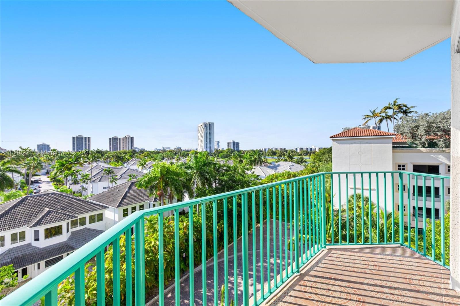 19900 Country Club Dr, Aventura, FL, 33180 United States, 3 Bedrooms Bedrooms, ,3 BathroomsBathrooms,Residential,For Sale,Country Club Dr,A11510275