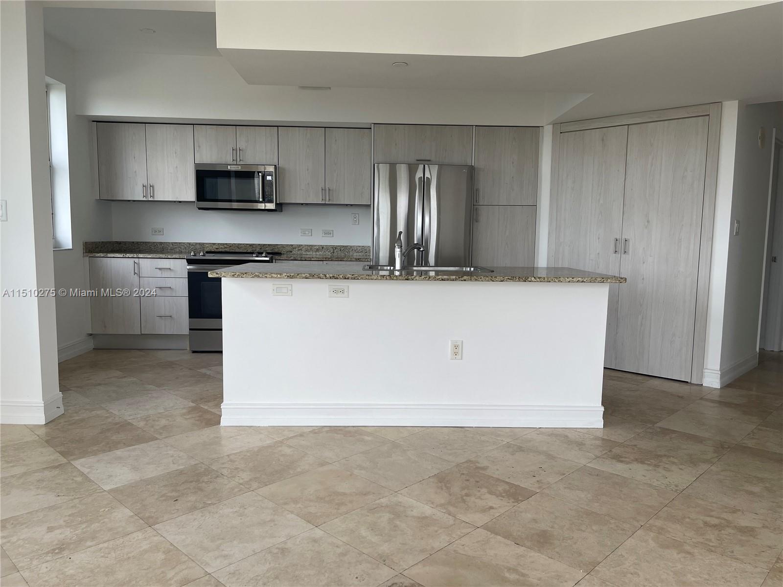 19900 Country Club Dr, Aventura, FL, 33180 United States, 3 Bedrooms Bedrooms, ,3 BathroomsBathrooms,Residential,For Sale,Country Club Dr,A11510275