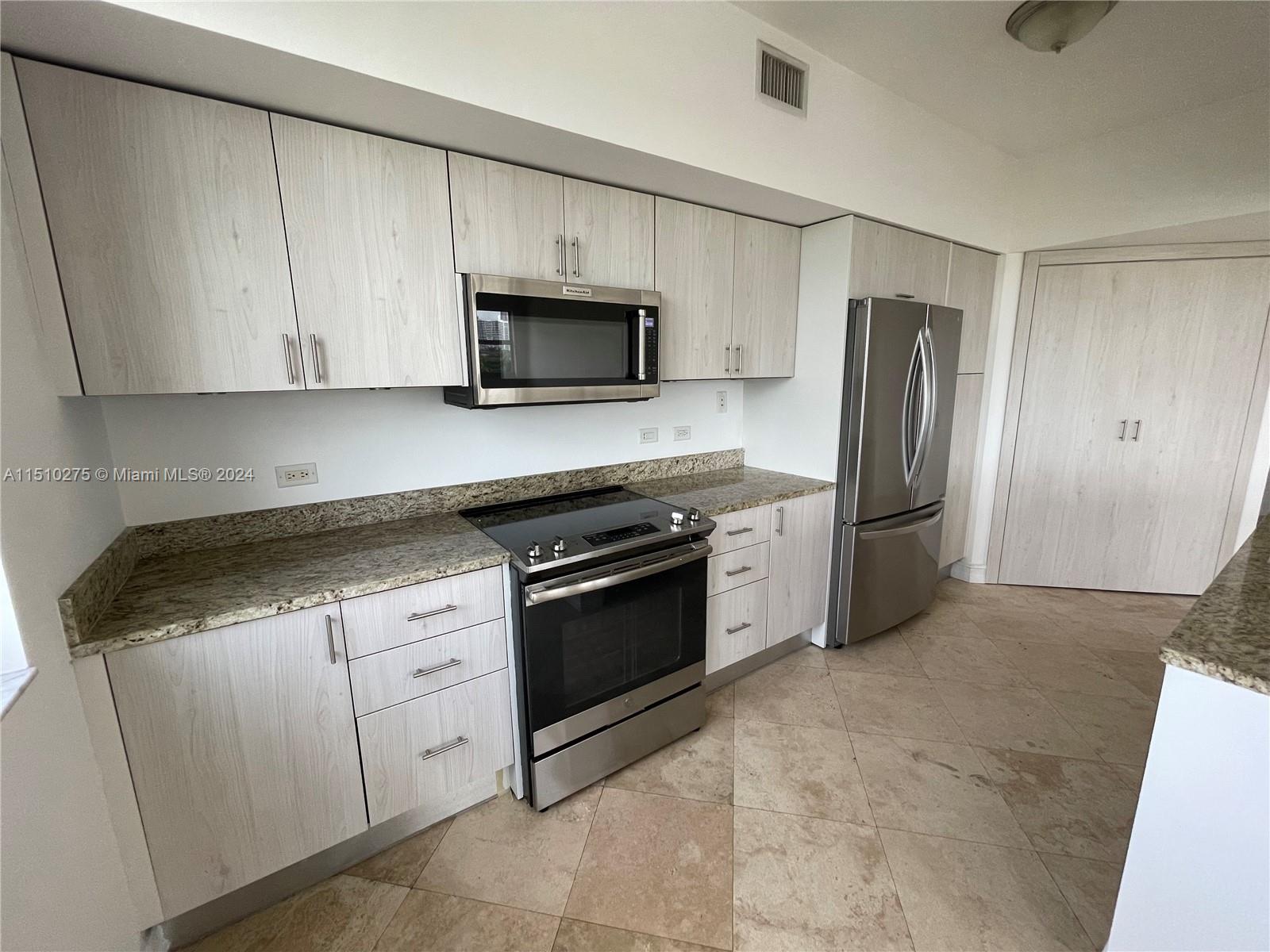 19900 Country Club Dr, Aventura, FL, 33180 United States, 3 Bedrooms Bedrooms, ,3 BathroomsBathrooms,Residential,For Sale,Country Club Dr,A11510275