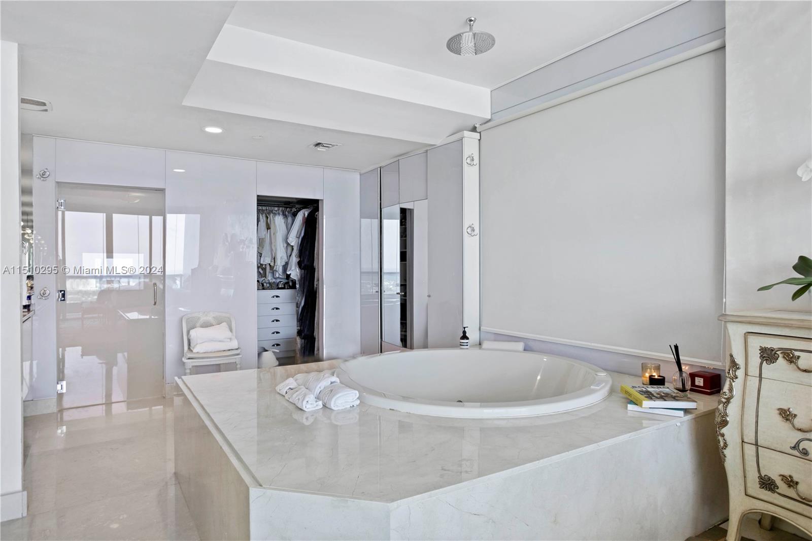 900 Biscayne Blvd, Miami, FL, 33132 United States, 4 Bedrooms Bedrooms, ,4 BathroomsBathrooms,Residential,For Sale,Biscayne Blvd,A11510295