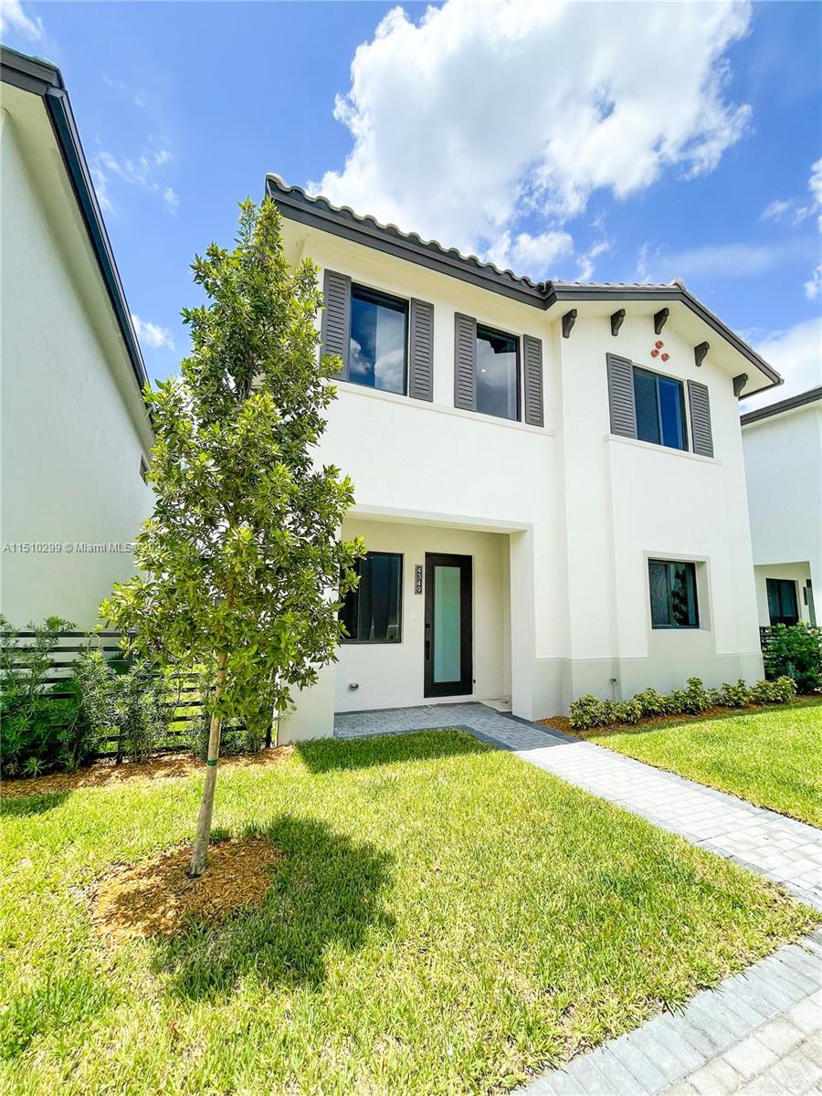 4349 NW 81st Ave, Doral, Florida 33166, 4 Bedrooms Bedrooms, ,3 BathroomsBathrooms,Residential,For Sale,4349 NW 81st Ave,A11510299