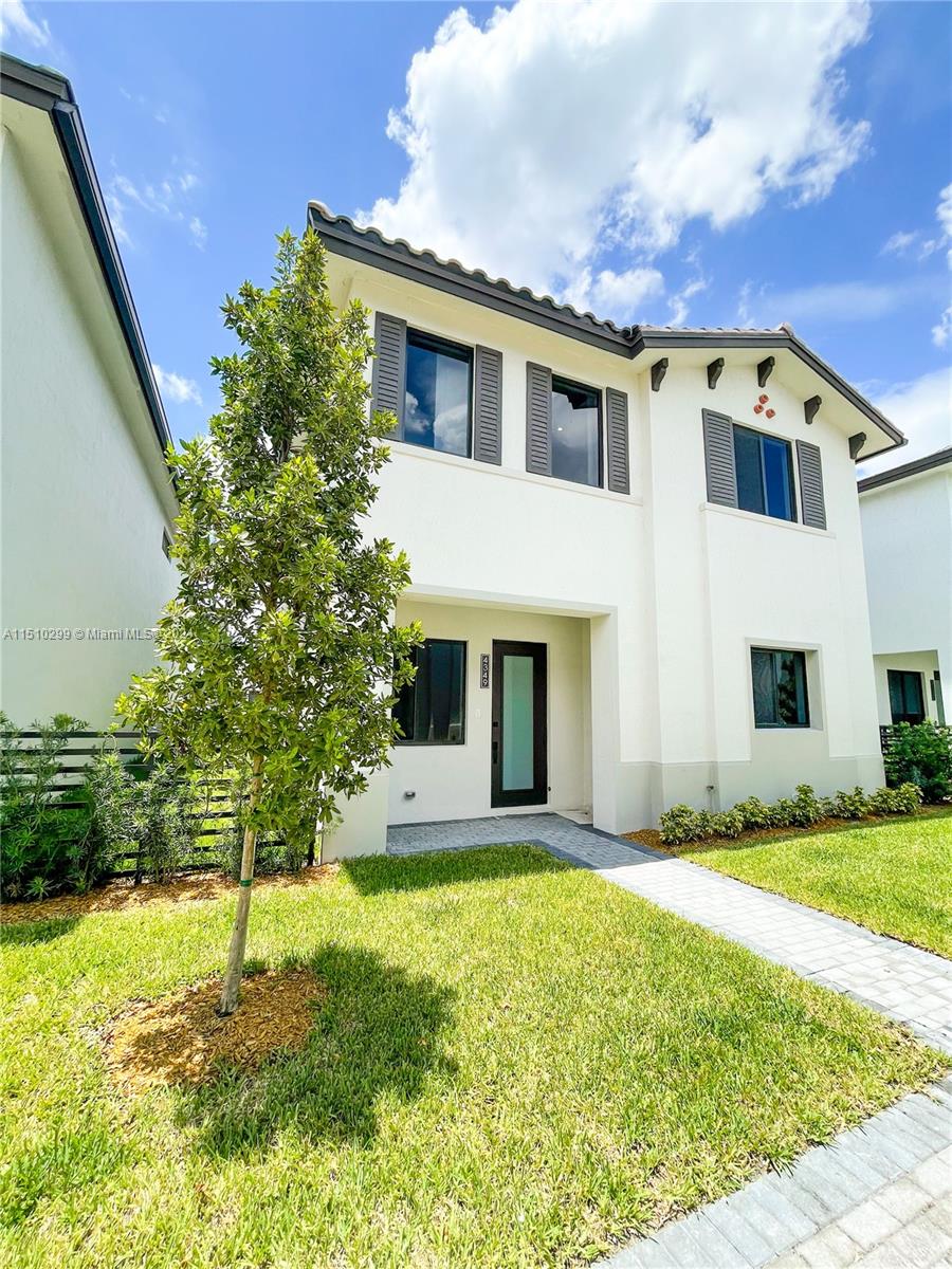 4349 NW 81st Ave, Doral, Florida 33166, 4 Bedrooms Bedrooms, ,3 BathroomsBathrooms,Residential,For Sale,4349 NW 81st Ave,A11510299