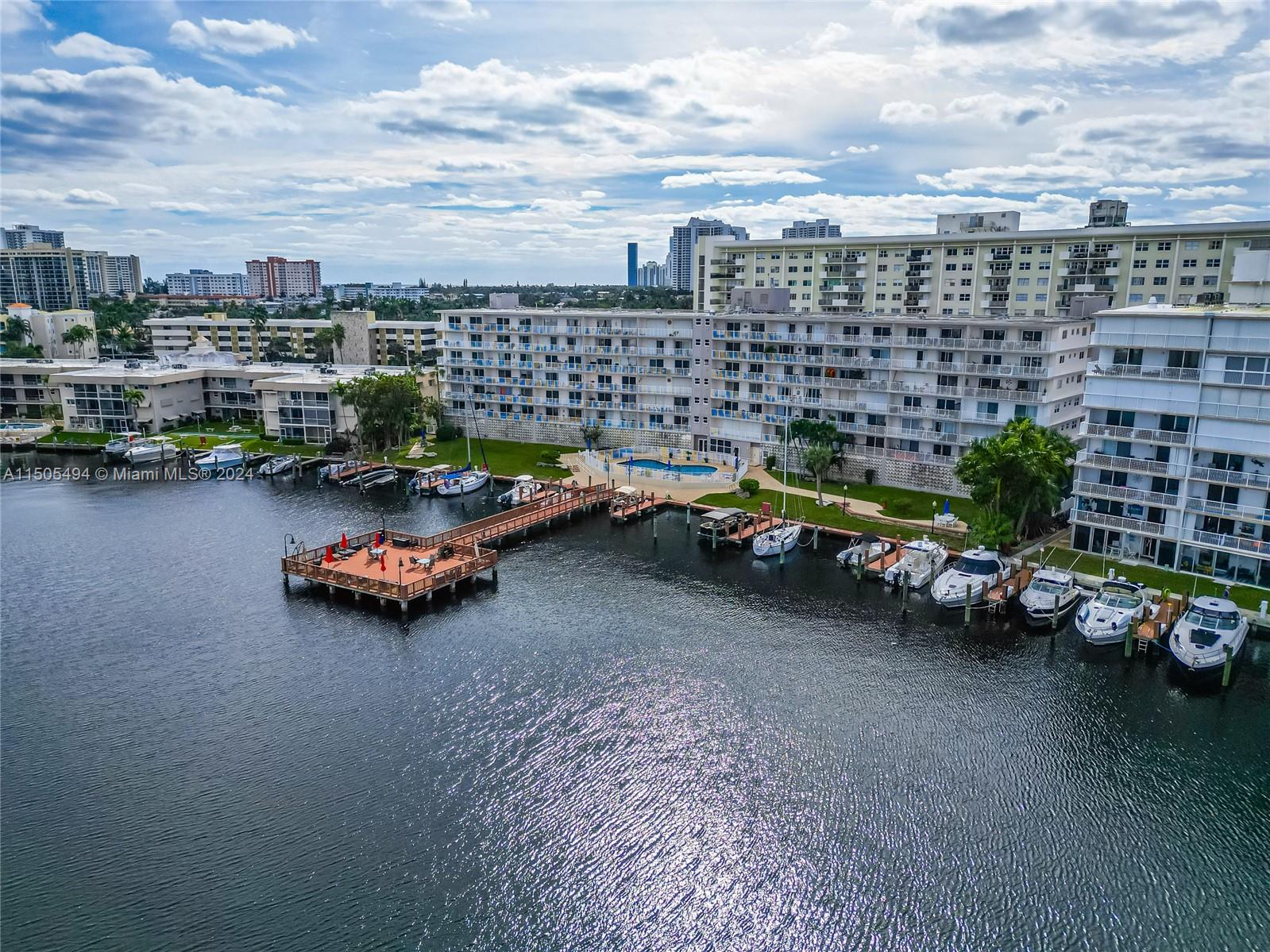 400 Golden Isles Dr 47, Hallandale Beach, Florida 33009, 2 Bedrooms Bedrooms, ,2 BathroomsBathrooms,Residential,For Sale,400 Golden Isles Dr 47,A11505494