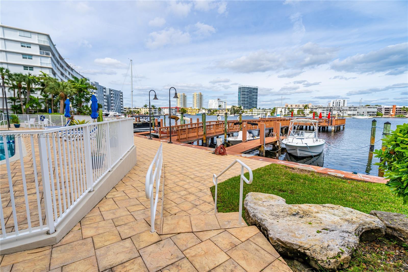 400 Golden Isles Dr 47, Hallandale Beach, Florida 33009, 2 Bedrooms Bedrooms, ,2 BathroomsBathrooms,Residential,For Sale,400 Golden Isles Dr 47,A11505494